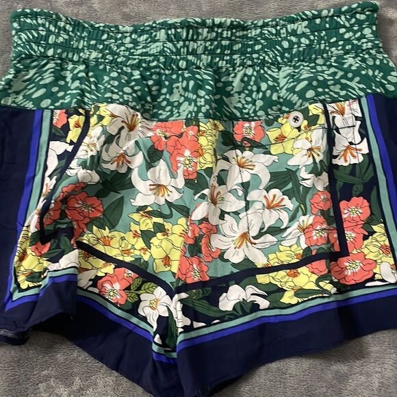 Anthropologie Hei Hei lotus shorts - Picture 6 of 6